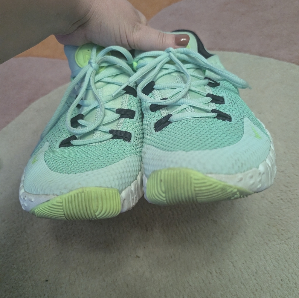 Nike Metcon 4 Sneakers - Picture 3 of 8